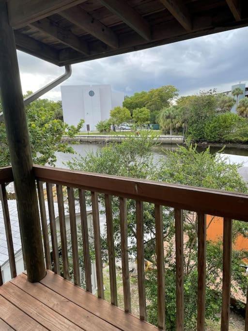 Modern Riverview Apartments Fort Lauderdale Exteriör bild